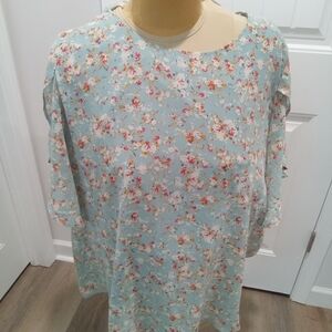 Bloomchic Size 22-24 Floral Print Blouse With Flutter Sleeves